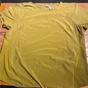 Lululemon Size 12 Lightweight Stretch Running Short Sleeve Shirt